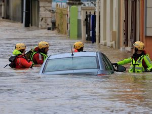 Video: Banjir Bandang Terjang Prancis, Rumah Rusak-Mobil Hanyut