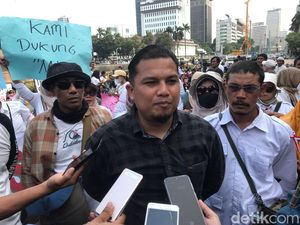 Massa Pro-Putusan MK: MKMK Tak Bisa Batalkan Putusan MK soal Batas Usia Capres