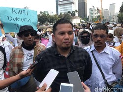 Massa Pro-Putusan MK: MKMK Tak Bisa Batalkan Putusan MK soal Batas Usia Capres