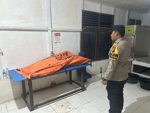 Identitas Mayat Wanita Terapung di Inhil Terungkap, Diduga Tewas Dibunuh Identitas Mayat Wanita Terapung di Inhil Terungkap, Diduga Tewas Dibunuh