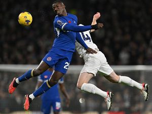 Tottenham Vs Chelsea: 5 Gol Dianulir, 2 Kartu Merah, The Blues Menang 4-1 Tottenham Vs Chelsea: 5 Gol Dianulir, 2 Kartu Merah, The Blues Menang 4-1