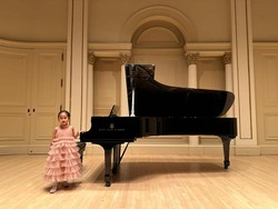 Bangga! Usia 5 Tahun, Nara Thalia Ramli Pentas Piano di Carnegie Hall