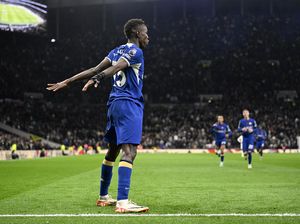 Potret Ragam Selebrasi Nicolas Jackson: Cium Logo, Gaya Mikir, Siuuu!