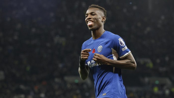 Chelseas Nicolas Jackson celebrates after scoring his sides fourth goal during the English Premier League soccer match between Tottenham Hotspur and Chelsea, at Tottenham Hotspur Stadium, London, Monday, Nov. 6, 2023. (AP Photo/David Cliff)