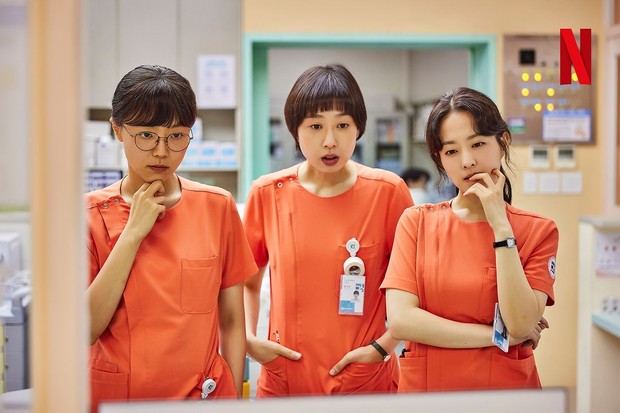 Para perawat di serial Daily Dose of Sunshine/Foto: Instagram.com/netflixid