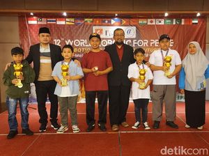 Keren, 5 Pelajar di Blitar Borong Juara I Lomba Robotik di Singapura