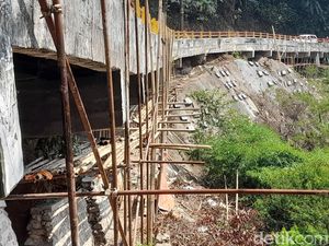 Melihat Penguatan Tebing dan Lereng Jurang di Cadas Pangeran Sumedang