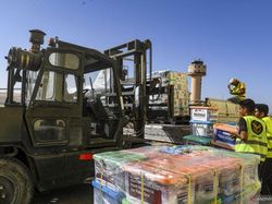 Penasihat Saudi Minta Israel Permudah Akses Bantuan Masuk Gaza