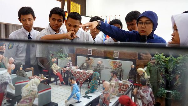 Potret Mengenalkan Pemilu Kepada Siswa Sekolah
