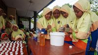 Siswa SD Belajar Membuat Sabun Ramah Lingkungan, Begini Potretnya