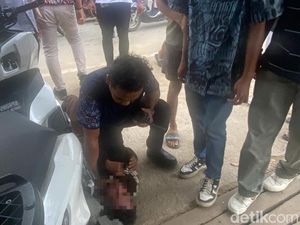 Siswa SMK Tawuran Lempar Batu-Bawa Sajam, 2 Orang Diamankan Polisi Siswa SMK Tawuran Lempar Batu-Bawa Sajam, 2 Orang Diamankan Polisi