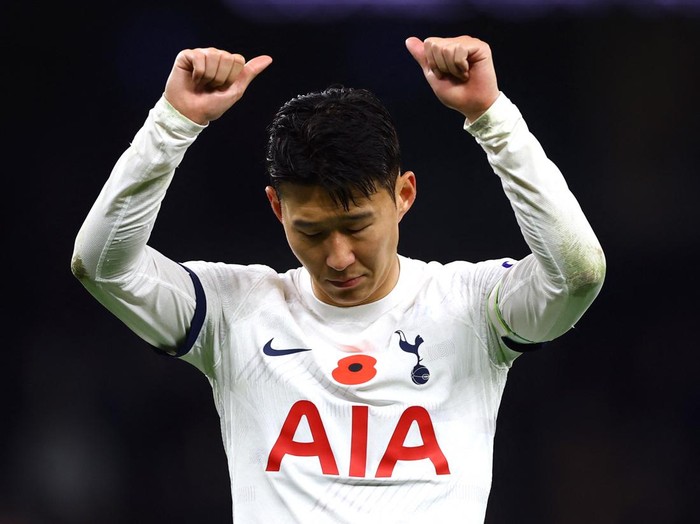 Soccer Football - Premier League - Tottenham Hotspur v Chelsea - Tottenham Hotspur Stadium, London, Britain - November 6, 2023 Tottenham Hotspur's Son Heung-min looks dejected after the match Action Images via Reuters/Matthew Childs NO USE WITH UNAUTHORIZED AUDIO, VIDEO, DATA, FIXTURE LISTS, CLUB/LEAGUE LOGOS OR 'LIVE' SERVICES. ONLINE IN-MATCH USE LIMITED TO 45 IMAGES, NO VIDEO EMULATION. NO USE IN BETTING, GAMES OR SINGLE CLUB/LEAGUE/PLAYER PUBLICATIONS.