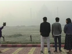 India Diselimuti Polusi, Taj Mahal pun Lenyap
