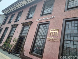 Asyik Juga Nih Nongkrong Ala Bangsawan di Toko Merah