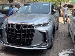 Maksa Banget! Toyota Innova Zenix Dimodifikasi Pakai Muka Alphard