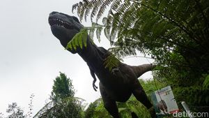 Wow... Ada Dinosaurus di Purbalingga