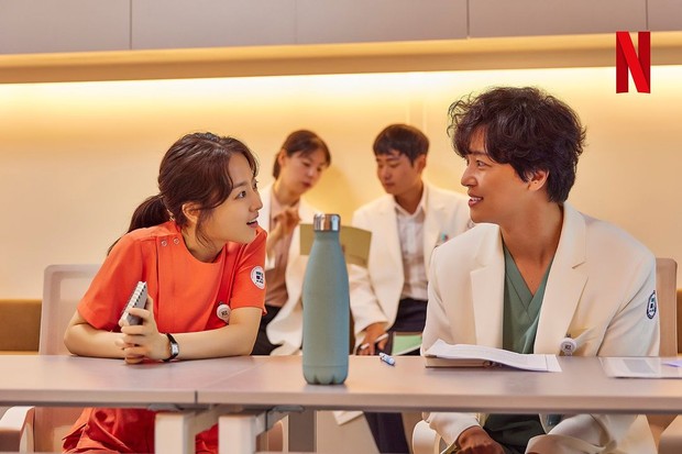 Yeon Woo Jin dalam Serial Daily Dose of Sunshine