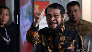 Acungan Jempol Anwar Usman Sebelum Tanggapi Putusan MKMK