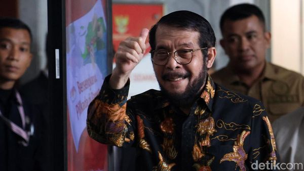 Acungan Jempol Anwar Usman Sebelum Tanggapi Putusan MKMK