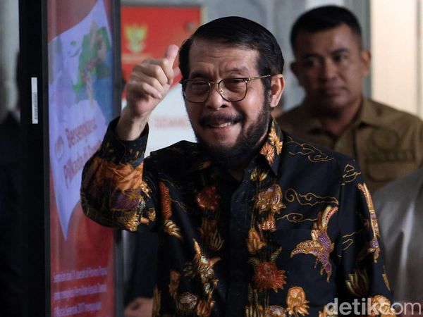 Acungan Jempol Anwar Usman Sebelum Tanggapi Putusan MKMK