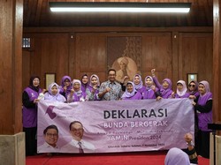 Anies Terima Dukungan Bunda Bergerak, Janji Prioritaskan Bahan Pokok Murah