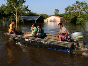 Banjir Rendam Ayolas Paraguay