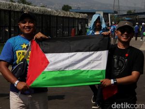 Aroma Palestina di Antara Persib dan Arema