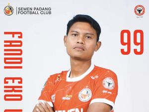 Semen Padang Perkenalkan Fandi Eko Utomo Sebagai Rekrutan Anyar