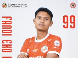 Semen Padang Perkenalkan Fandi Eko Utomo Sebagai Rekrutan Anyar