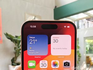Apple Garap iPhone Layar Penuh, Kameranya Bawah Layar Apple Garap iPhone Layar Penuh, Kameranya Bawah Layar