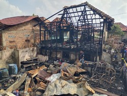 4 Rumah Padat Penduduk di Palembang Terbakar, 1 Orang Tewas