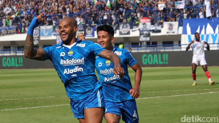 Laga Persib vs Arema FC di Stadion Gelora Bandung Lautan Api dalam laga lanjutan Liga 1 2023, Rabu (8/11/2023)