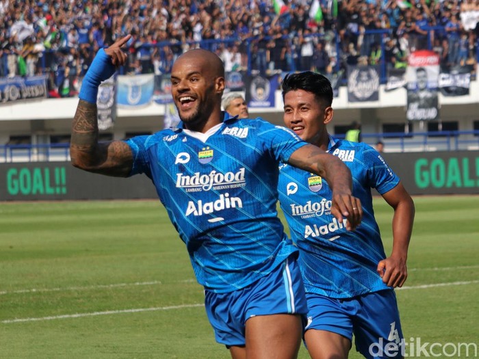 Laga Persib vs Arema FC di Stadion Gelora Bandung Lautan Api dalam laga lanjutan Liga 1 2023, Rabu (8/11/2023)