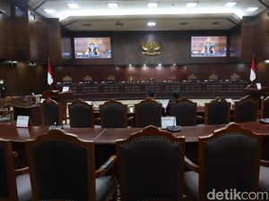 MK Tolak Gugatan Syarat Capres-Cawapres MK Tolak Gugatan Syarat Capres-Cawapres