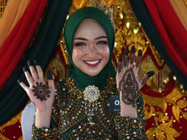 Lestarikan Tradisi, Aceh Gelar Lomba Memakai Inai
