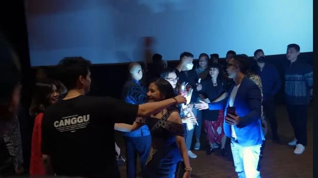 Luna Maya dan Maxime Bouttier