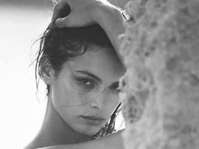 8 Potret Model Israel yang Diduga Gantikan Bella Hadid di Iklan Dior