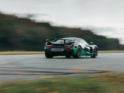 Rekor Dunia Pecah! Mobil Ini Mundur dengan Kecepatan 275 Km/jam