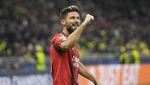 Bukan Burung, Bukan Pesawat...Ini Giroud Terbang Cetak Gol!