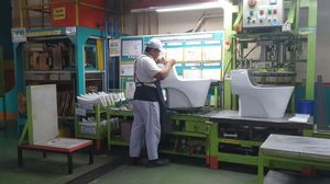 Mengintip Fasilitas Produksi Pabrik yang bakal Pasok Toilet ke IKN