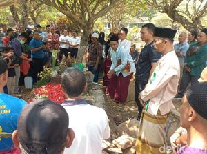 Wanita Pasuruan Tewas Misterius di Kamar Mandi, Warga Lihat Luka dan Darah Wanita Pasuruan Tewas Misterius di Kamar Mandi, Warga Lihat Luka dan Darah