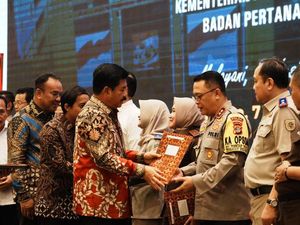 Ungkap Kasus Mafia Tanah, Polda Lampung Dapat Pin Emas dari Menteri ATR/BPN