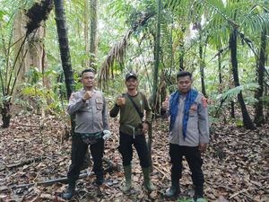 Cegah Perburuan Badak Jawa, Personel Polsek Cimanggu Jaga TN Ujung Kulon Cegah Perburuan Badak Jawa, Personel Polsek Cimanggu Jaga TN Ujung Kulon