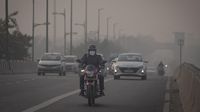 Polusi Udara di India Makin Buruk, Warga Kembali Pakai Masker