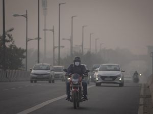 Polusi Udara di India Makin Buruk, Warga Kembali Pakai Masker Polusi Udara di India Makin Buruk, Warga Kembali Pakai Masker