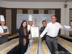 Wow! Tempe Mendoan 532 Meter di Cilacap Ini Pecahkan Rekor MURI