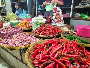 Harga Cabai di Solo Terus Naik, Kini Capai Rp 80 Ribu per Kg Harga Cabai di Solo Terus Naik, Kini Capai Rp 80 Ribu per Kg