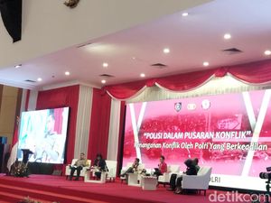 Polri Gelar Seminar Bahas Penanganan Konflik Sosial yang Berkeadilan Polri Gelar Seminar Bahas Penanganan Konflik Sosial yang Berkeadilan