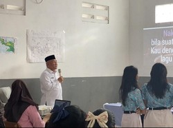 Walkot Depok Nyanyi Lagu Virgoun Saat Sosialisasi Pemilu untuk Pelajar