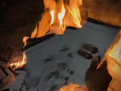 Kisah Sedih Wanita Kalimantan Viral Bakar Undangan karena Batal Menikah